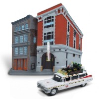 Ghostbusters 1:64 ECTO-1 1959 Cadillac & Firehouse Diorama Set Johnny Lighnting - Official