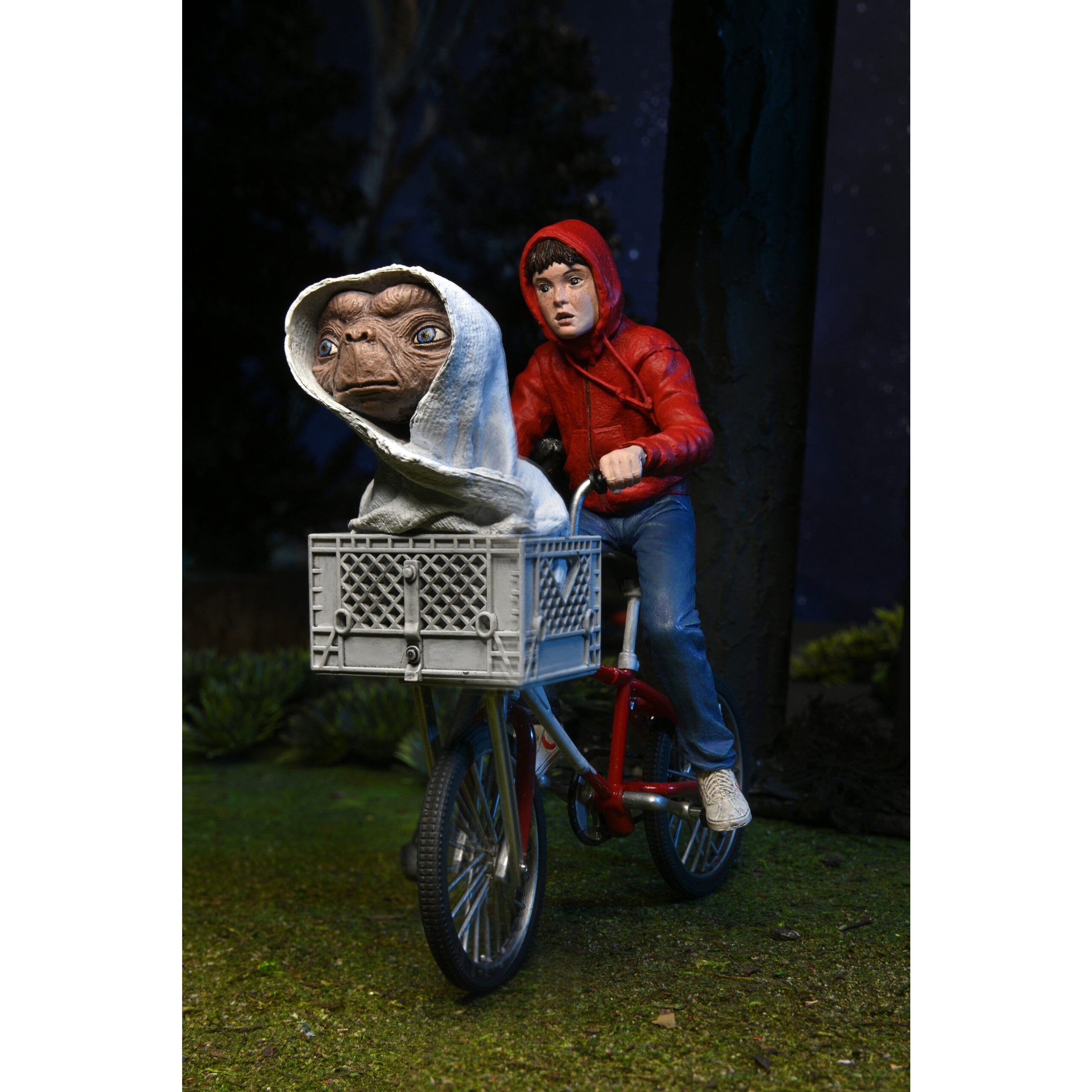 E.T. the Extra-Terrestrial Ultimate E.T. & Elliot on Bicycle